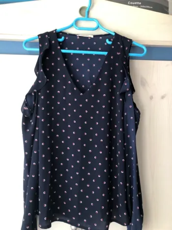Blouse manches longues, épaules dénudées
