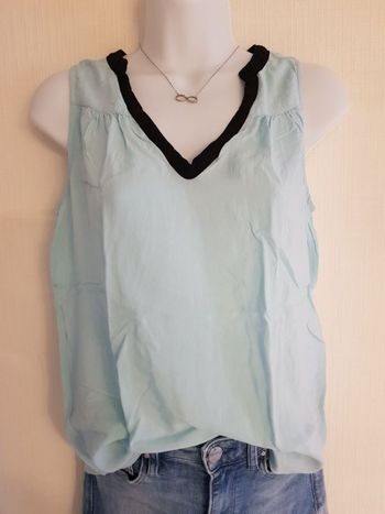 Blouse sans manches bleu ciel et noir Naf Naf 34