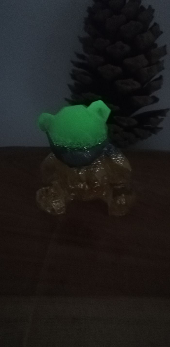 Ourson assis en résine - photo numéro 2