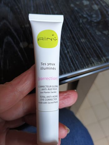 Correcteur global anti âge yeux