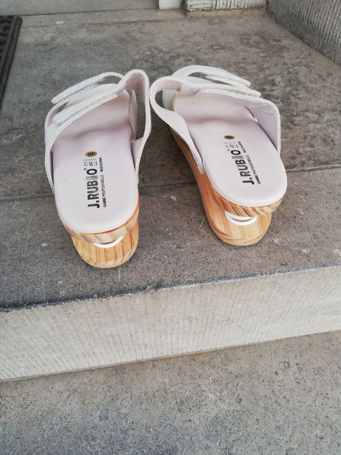 Mules blanches semelles avec ressorts - photo numéro 7