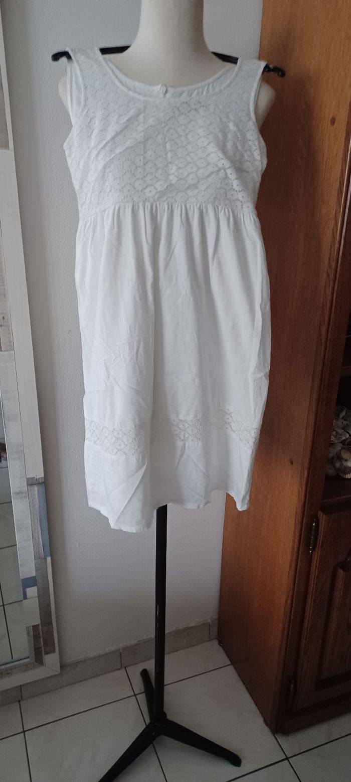 Très jolie robe femme T 36