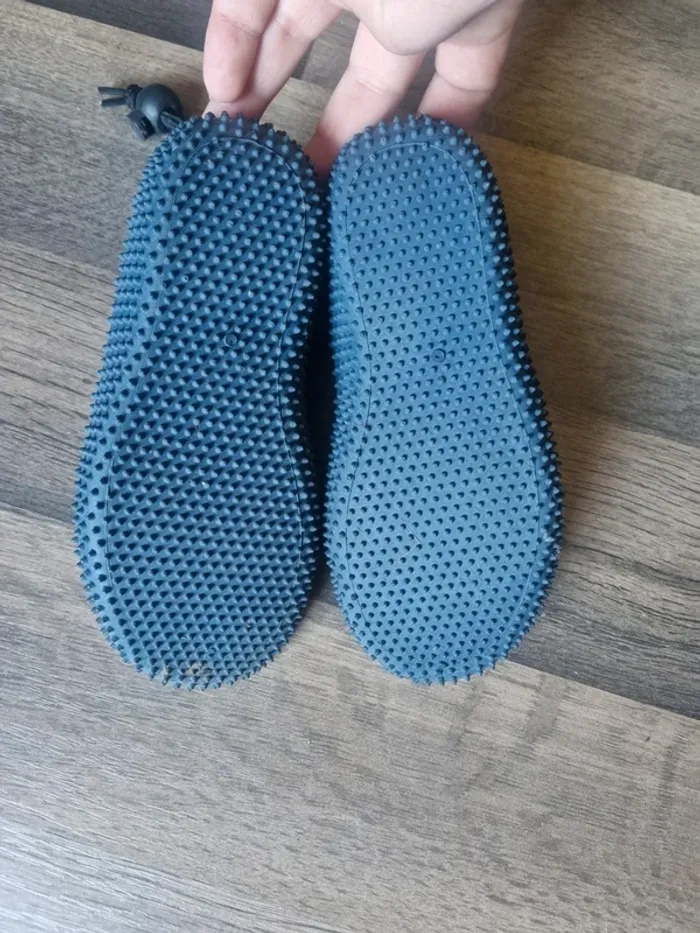 Chaussures d'eau / aquatiques / chaussons de plage. Garçon/Fille. Pat Patrouille. Taille 24/25. TBE - photo numéro 4
