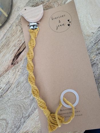 Attache tétine Macramé