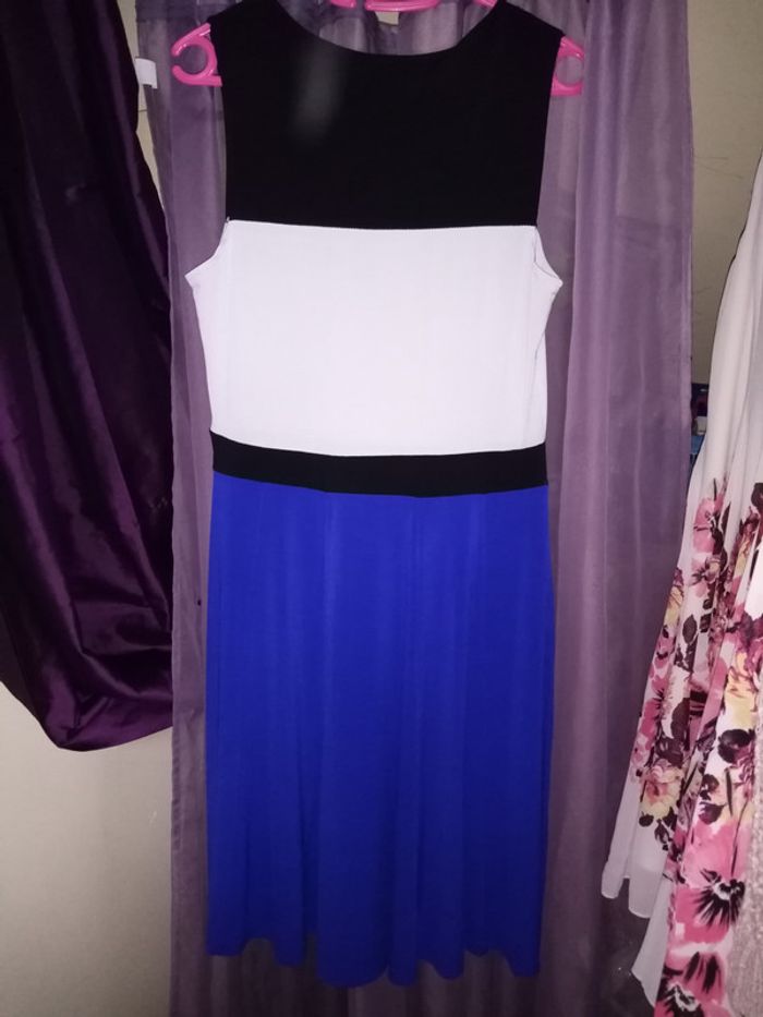 Robe bleue noire et blanche T4 Jennyfer - photo numéro 4