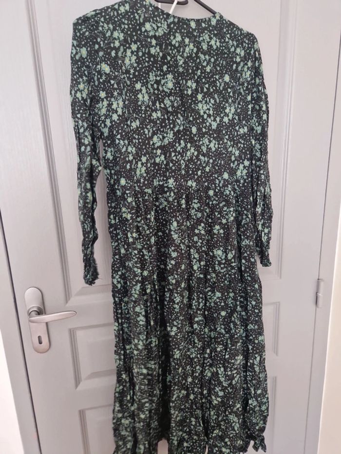 Robe mi-longue légère fleuri noir menthe jaune taille S très bon état Zara - photo numéro 8