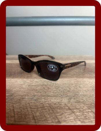Lunette de soleil Givenchy verre carré année 2000 noir et doré