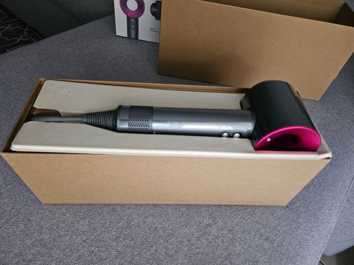 Sèche cheveux dyson  supersonique neuf - photo numéro 3