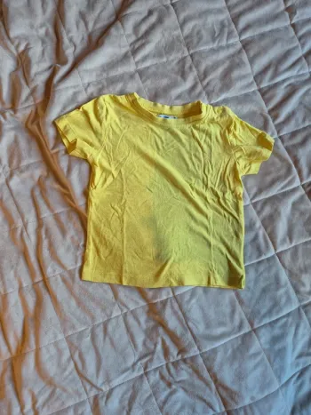 T-shirt jaune