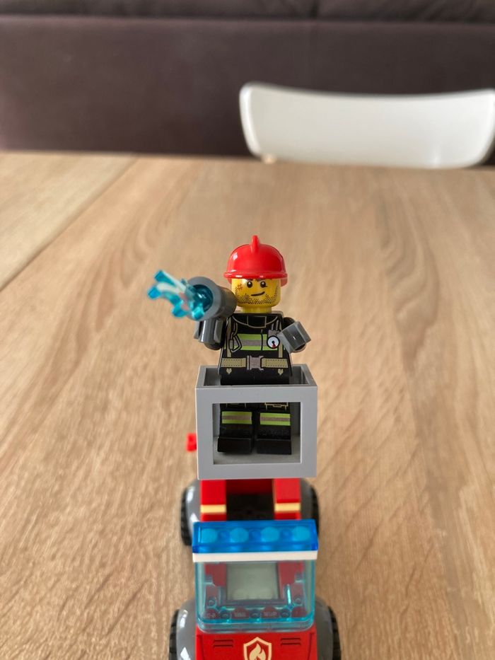 Lego 60212 Camion de pompier - photo numéro 2