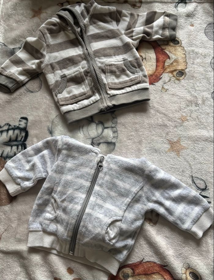 Lot de 4 vestes chaudes taille 1 mois