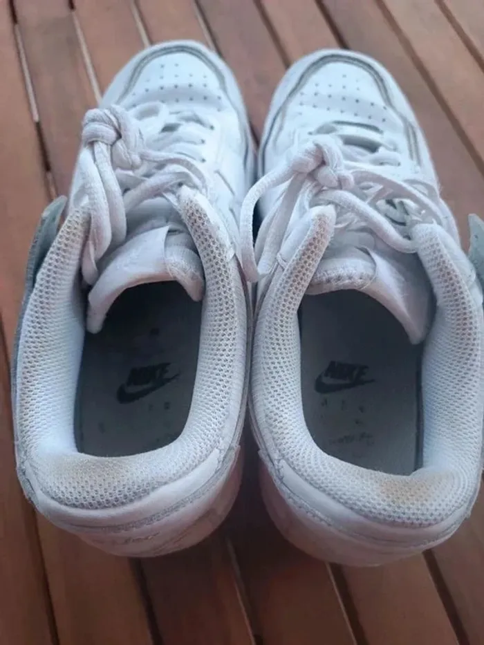 Baskets Nike air force one femme pointure 39 - photo numéro 4