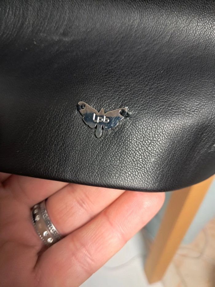 Les petites bombes robe simili noire T.36 neuve - photo numéro 9