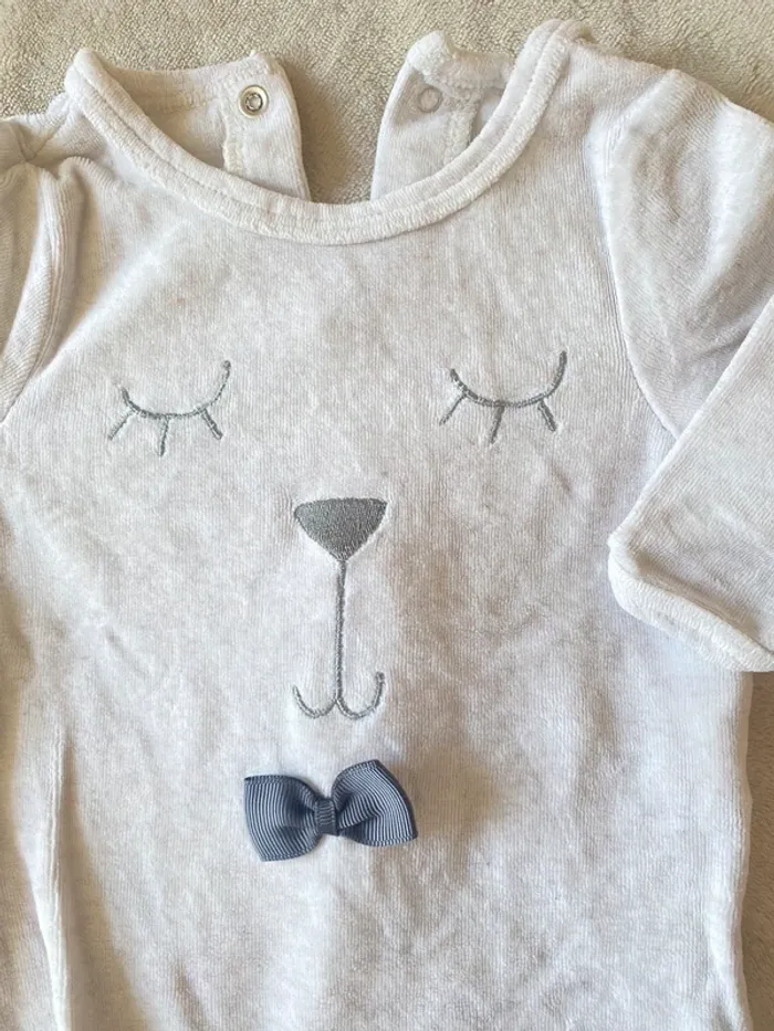 Pyjama velours taille 3 mois - photo numéro 2