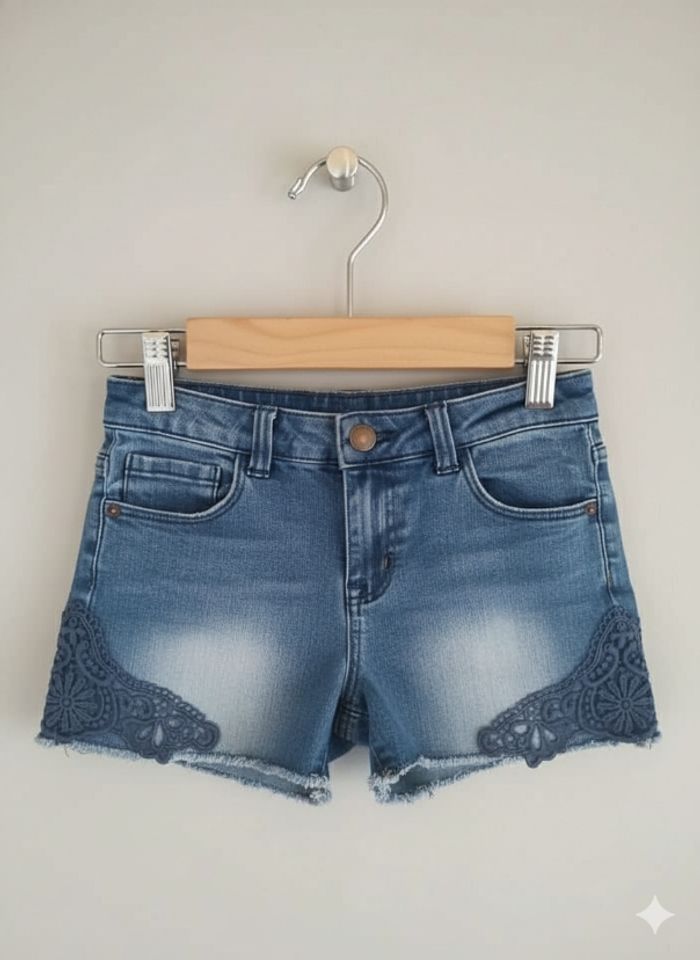 Jolie short en jean et dentelle 8 ans