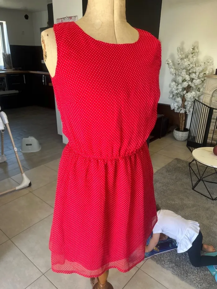 Jolie robe d’été femme taille 40 - photo numéro 2