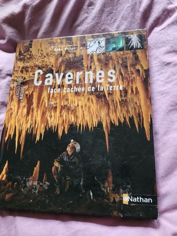 Cavernes face cachée de la terre