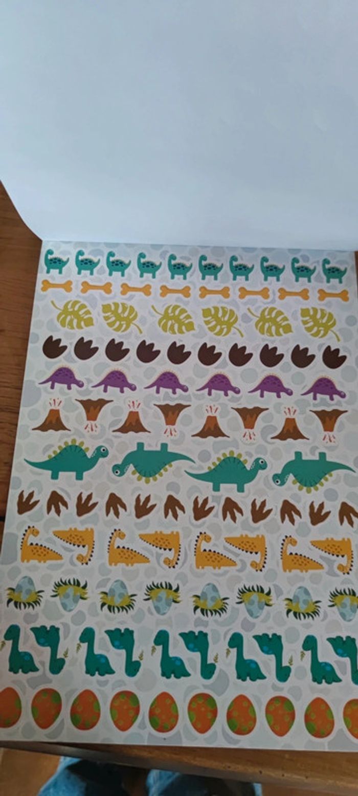 1000 stickers thème dinosaures - photo numéro 3