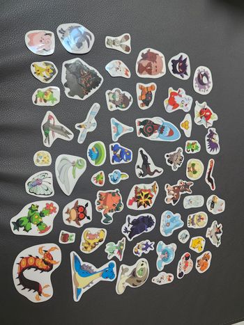 Lot stickers épais repositionnables avec décors pokemon
