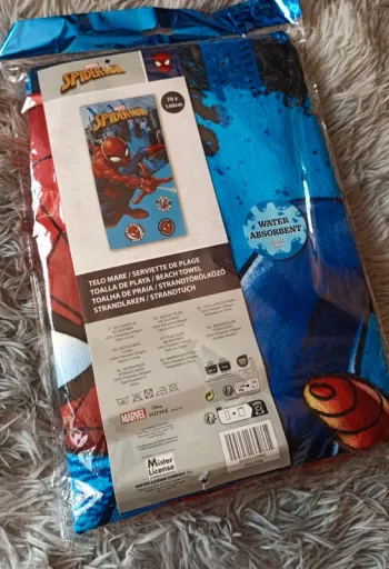 Serviette de plage spiderman 💐