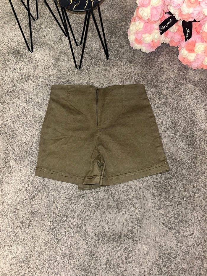 Jupe short neuve - photo numéro 2