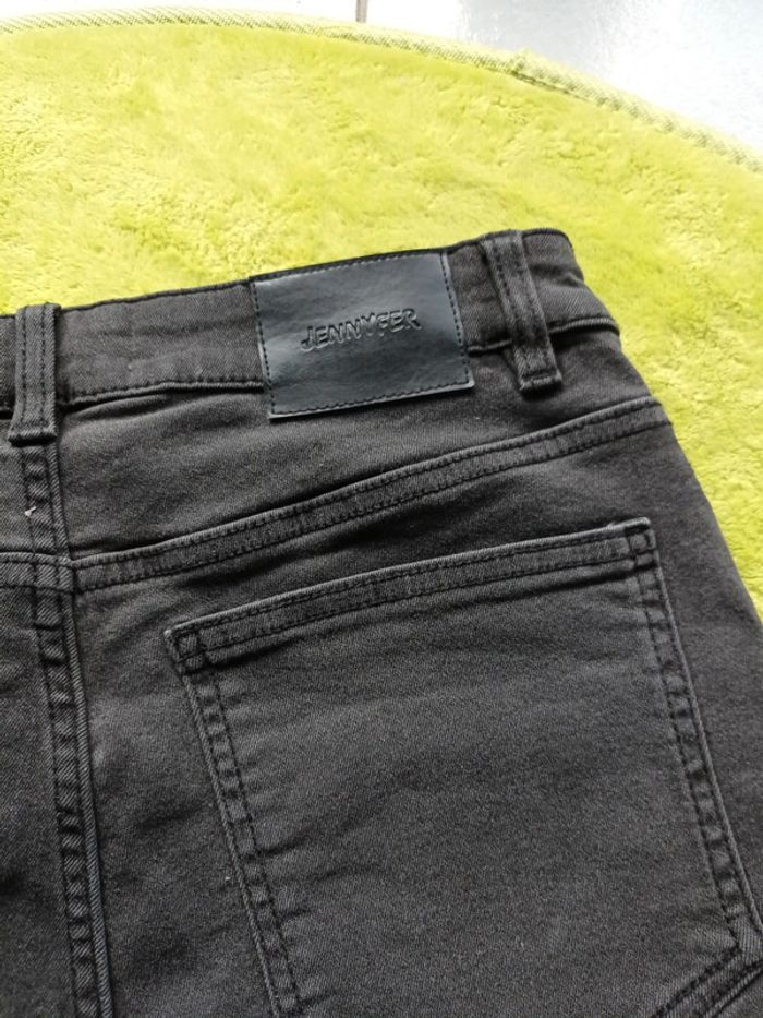 Short en jean noir taille 38 - photo numéro 5