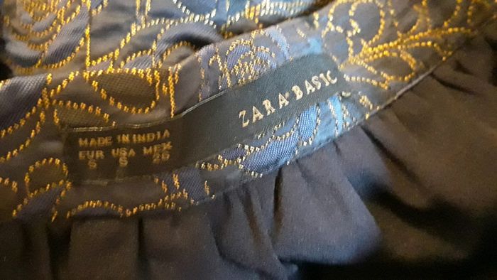 Zara - Magnifique jupe brodée taille S - photo numéro 5