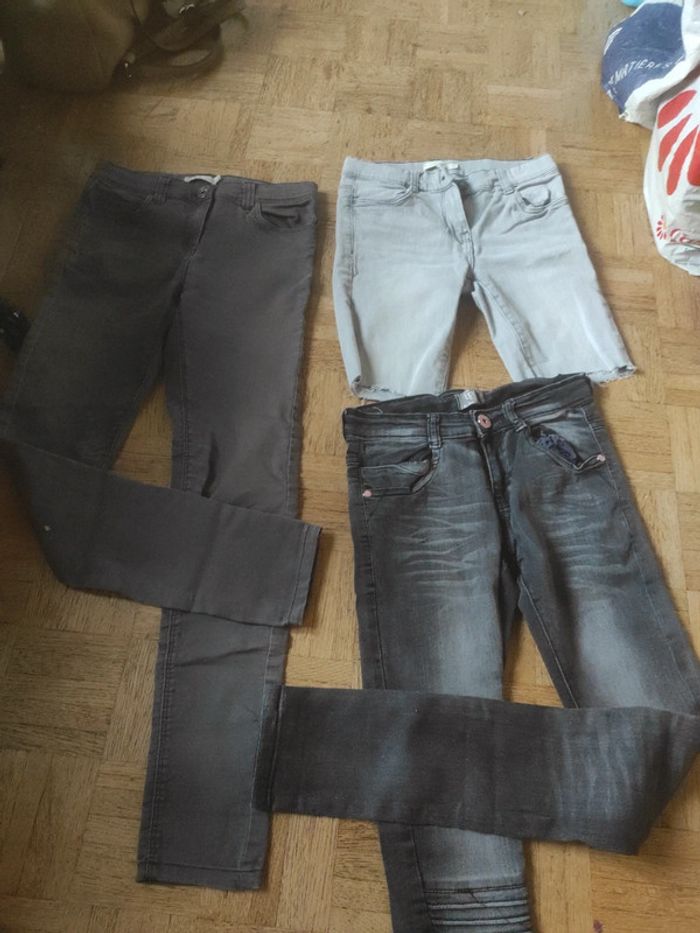 Lot 2 jeans et un short 12 ans