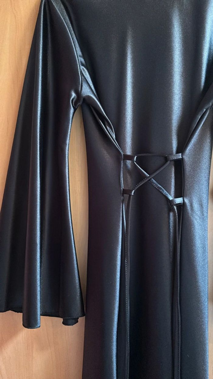 Robe longue satin neuf - photo numéro 2