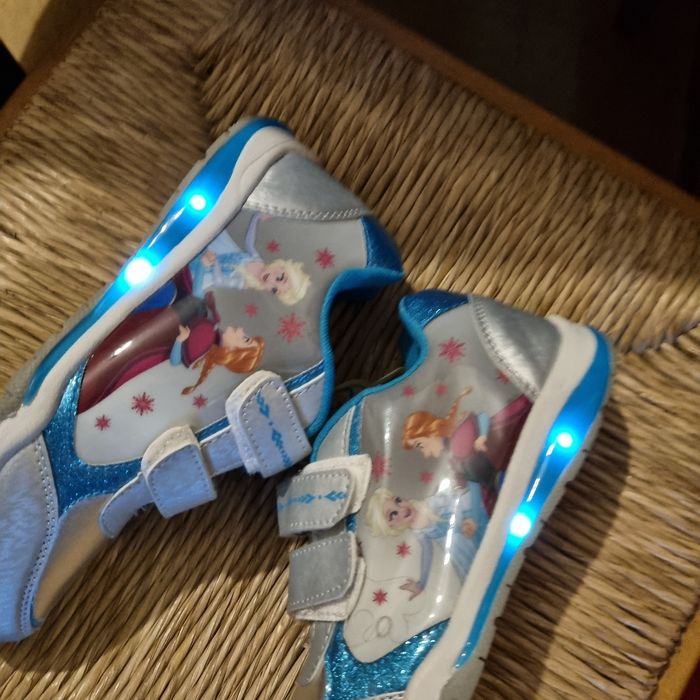 baskets  lumineuses LA REINE DES NEIGES taille 34 🎁 neuf u - photo numéro 8