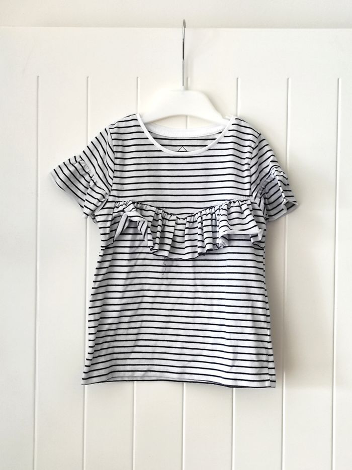 T-shirt fille 3 ans rayé blanc et marine – volants devant - photo numéro 2