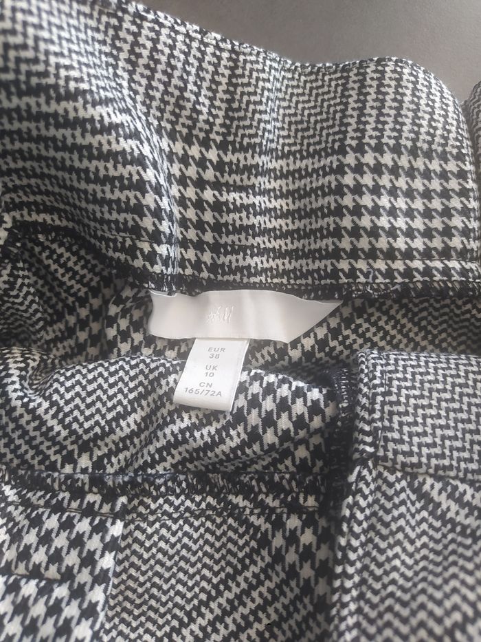 Jolie jupe femme taille 38 h et m comme neuve - photo numéro 3