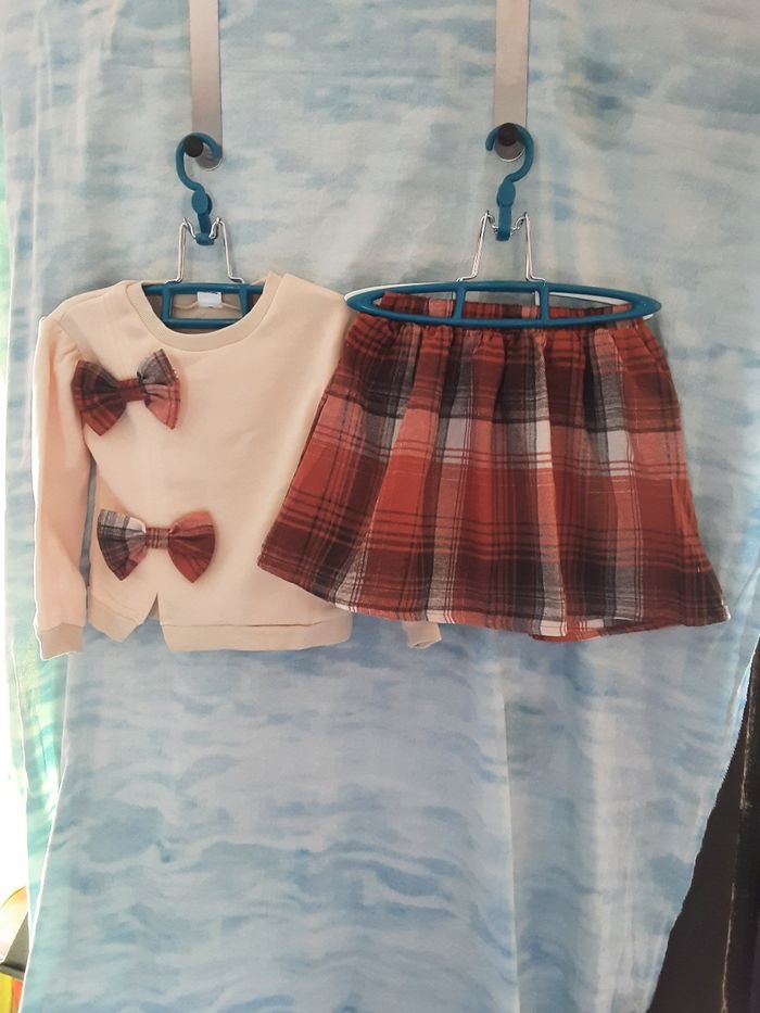 Ensemble fille jupe et Sweat-shirts