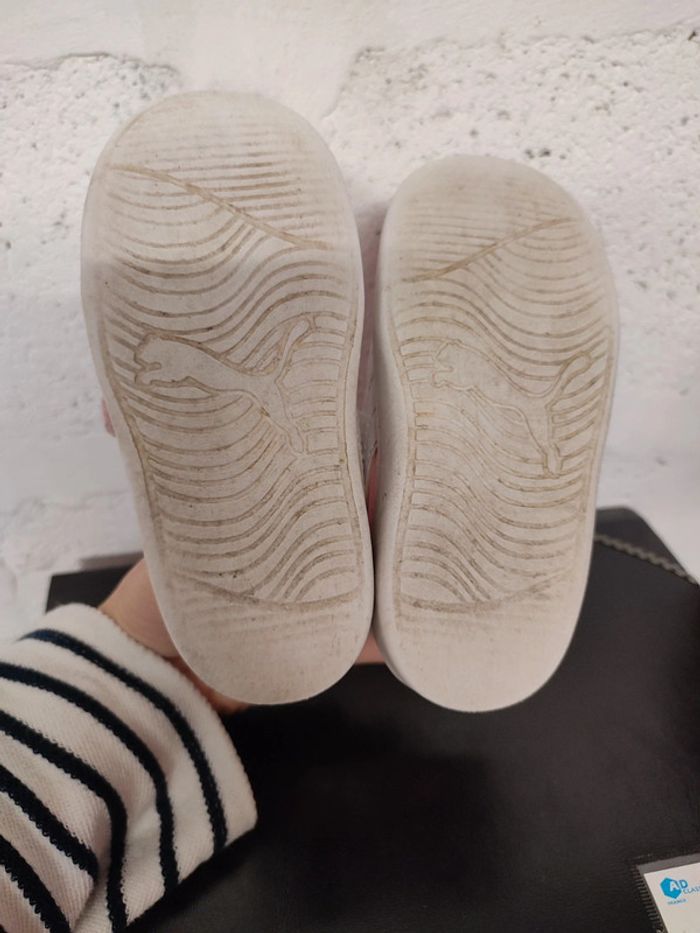 Chaussures fille puma pointure 22 - photo numéro 3
