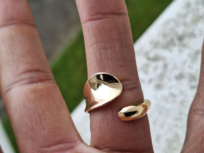 Bague Ouverte en acier inoxydable femme avec Design Elégant. Bague ajustable . Minimaliste et chic - photo numéro 5