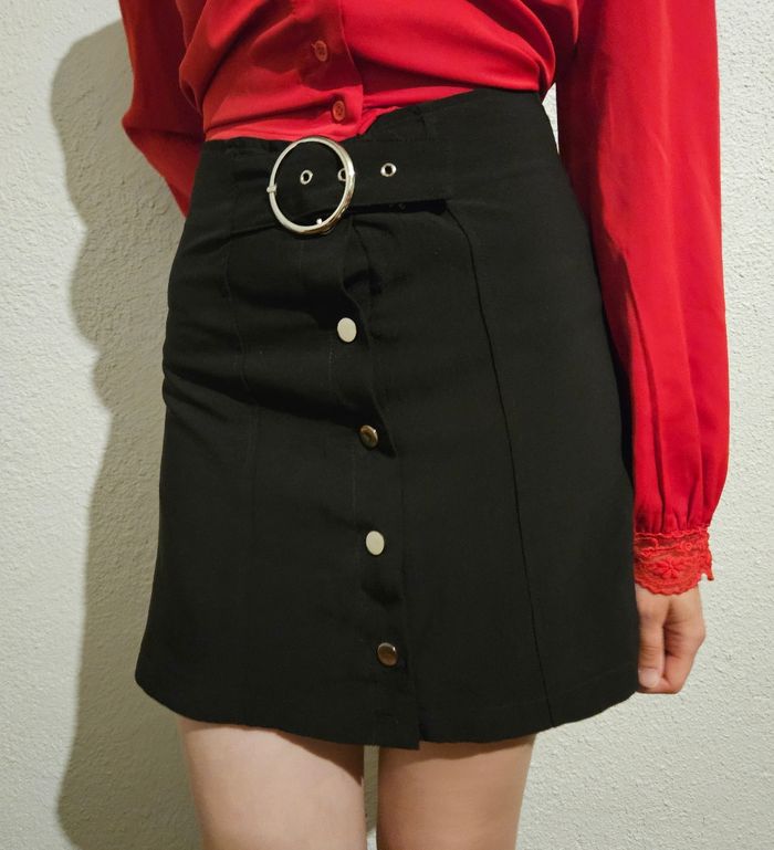 Mini-jupe noire Miskoo Paris – Taille S – Boutons pression