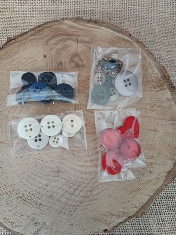 Lot de 4 sachets de boutons