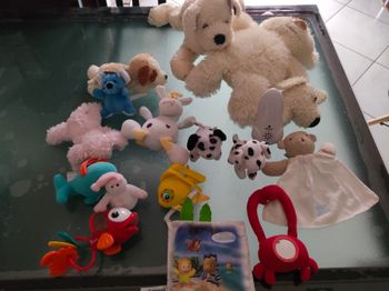 Lot peluches et veilleuse
