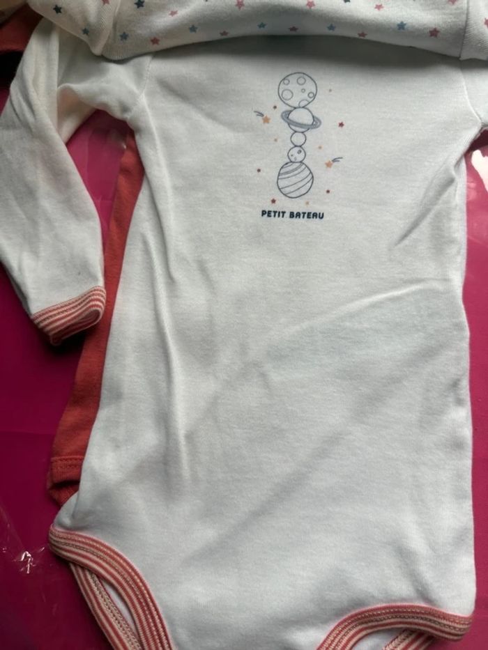 Lot de 3 bodies Petit Bateau 6 mois - photo numéro 4