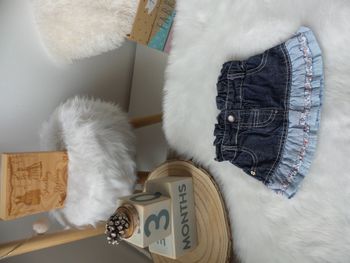 Jolie jupe en jean bleu fleurie reglable a la taille bouton pression Tape a l'œil bébé fille 3 mois 