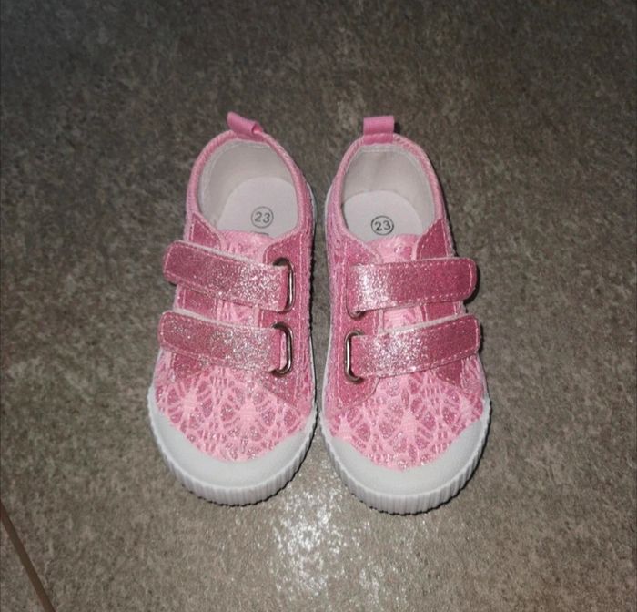 Baskets à Scratchs roses fille 23 NEUVES - photo numéro 2