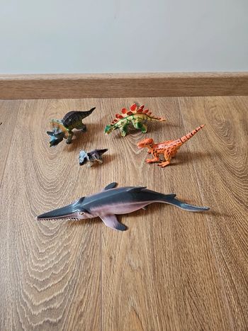 Lot de 5 figurines dinosaures