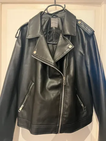 Perfecto simili cuir primark taille L