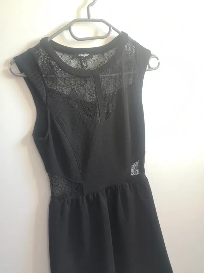 Robe noire dentelle jennyfer - photo numéro 2