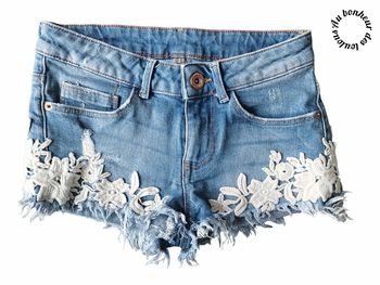 10 ans short en jean dentelle ( étiquette coupée)