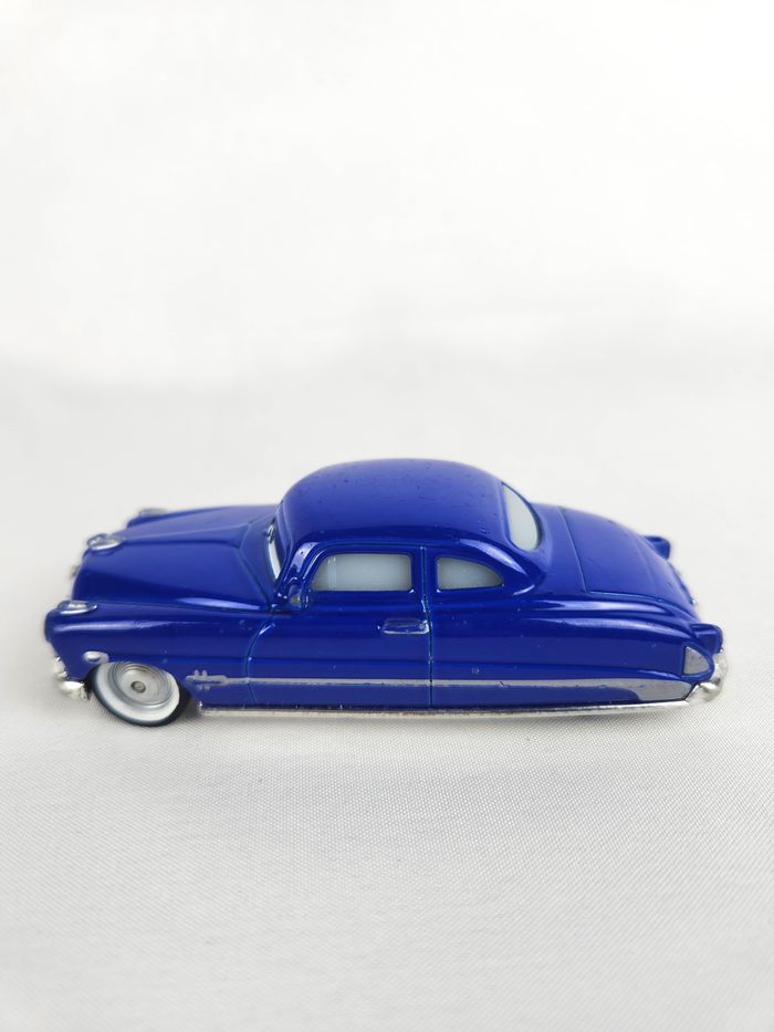 Voiture figurine Doc Hudson Disney Pixar Cars - photo numéro 4