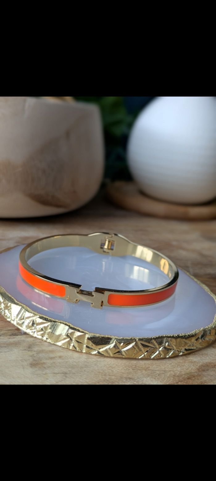 Bracelet tendance H en acier inoxydable - photo numéro 2