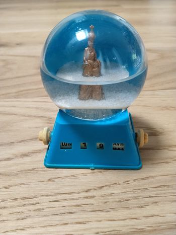 Boule à neige calendrier perpétuel Notre dame de Laghet 
