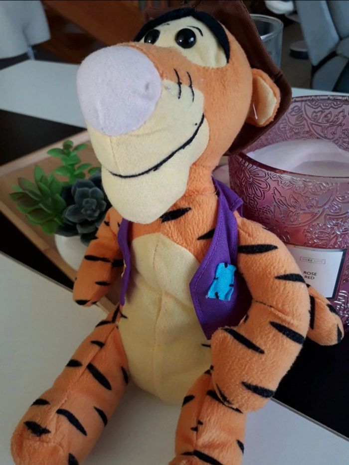 Péluche Disney Tigrou habillé🌿🎁 - photo numéro 4