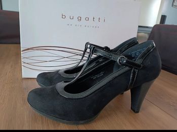 Escarpins à brides ( Bugatti )